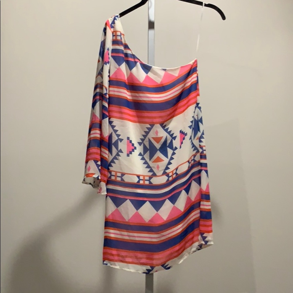 Cute one shoulder dress size small